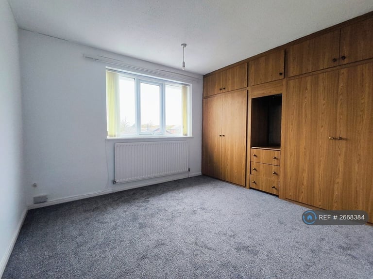 3 bedroom house in Loughrigg Close, Nottingham, NG2 (3 bed) (#2668384)