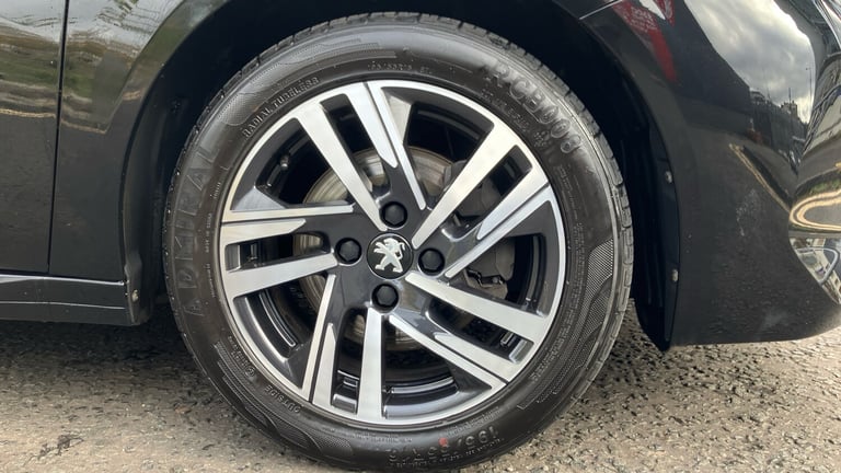 2023 Peugeot 208 1.2 PureTech 100 Allure Premium + 5dr Petrol Hatchback Hatchback Petrol Manual
