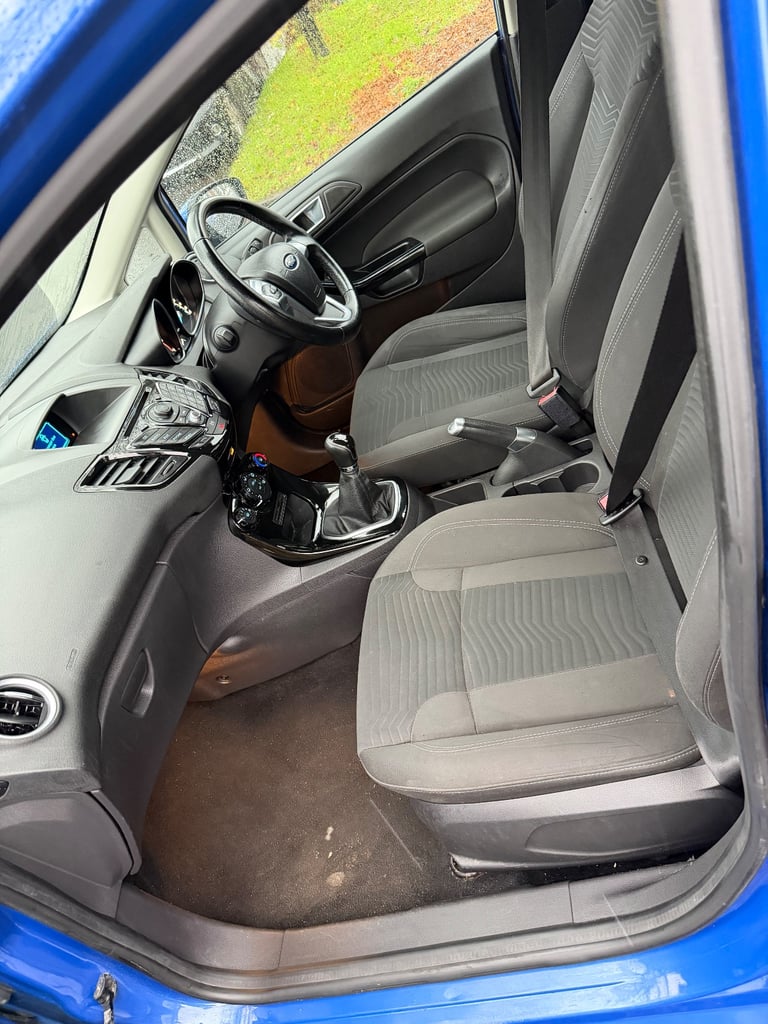 2013 Ford Fiesta Hatchback  Manual, 1498 (cc), 5 doors