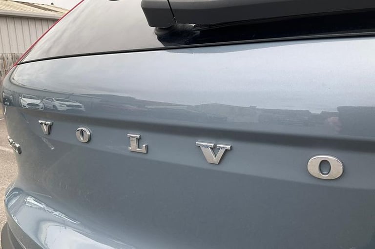 2020 Volvo XC40 2.0 B4P R DESIGN Pro 5dr Auto Semi-Auto Estate Petrol Semi Automatic