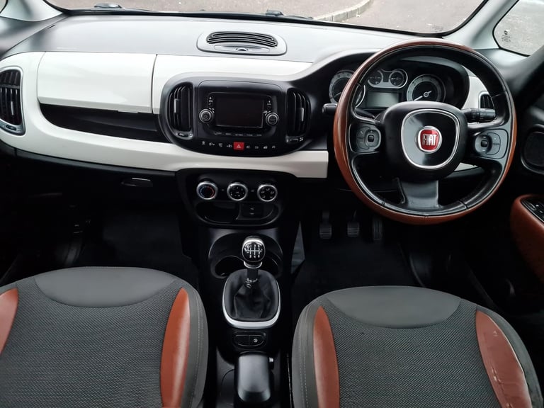 Fabulous Diesel 2014 Fiat 500L Lounge 1.6 Multijet Mpv around 60-63 mpg 2014, Manual, 1598 (cc)