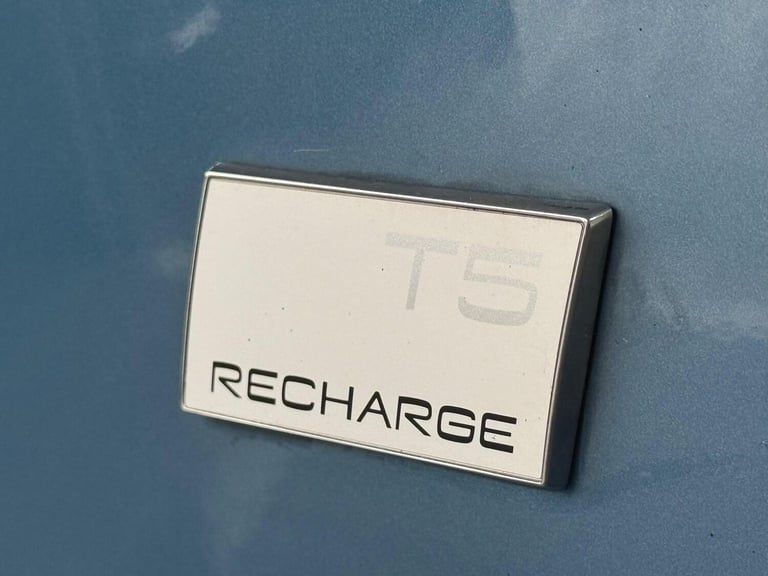 VOLVO XC40 1.5h T5 Recharge 10.7kWh Ultimate Dark Auto Euro 6 (s/s) 5dr 2023