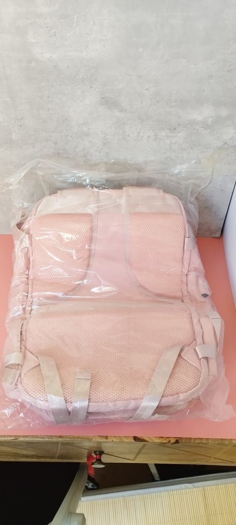 Pink Backpack with USB Port, 47 x 33 x 20 CM, BRAND NEW❗