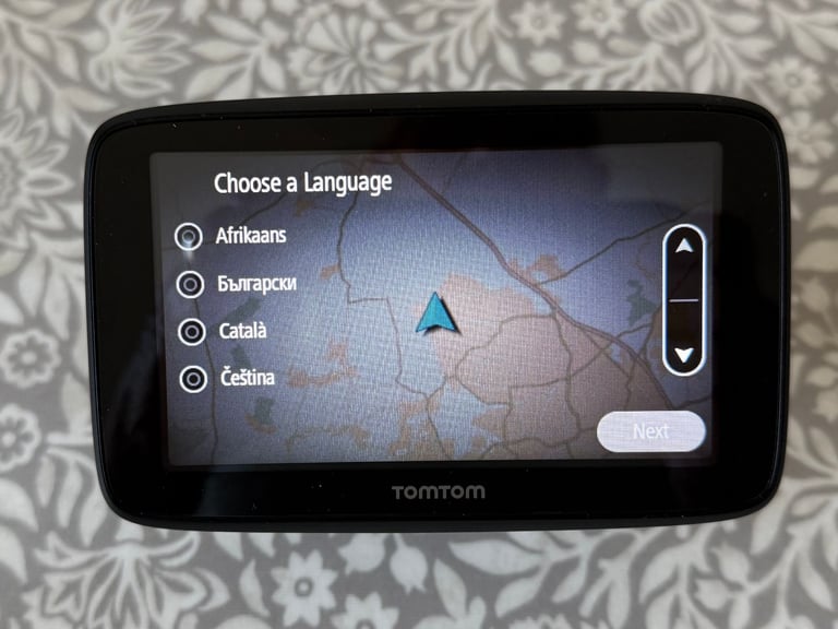 TomTom Go Essential 5, European maps, boxed with accessories and protective case