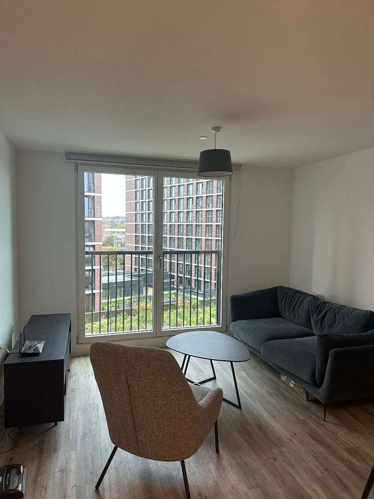 Modern 2 BHK Flat - Looking for a Roommate from February 1st | The Junction, Leeds