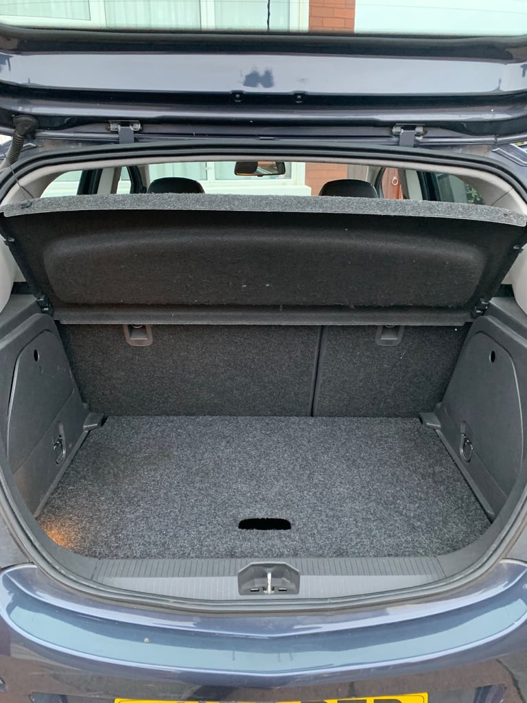 Vauxhall corsa 1.4 petrol , manual , 2008 - Image 10