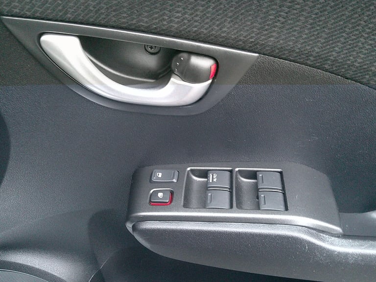 HONDA JAZZ 1.4 i-VTEC ES Plus 2014