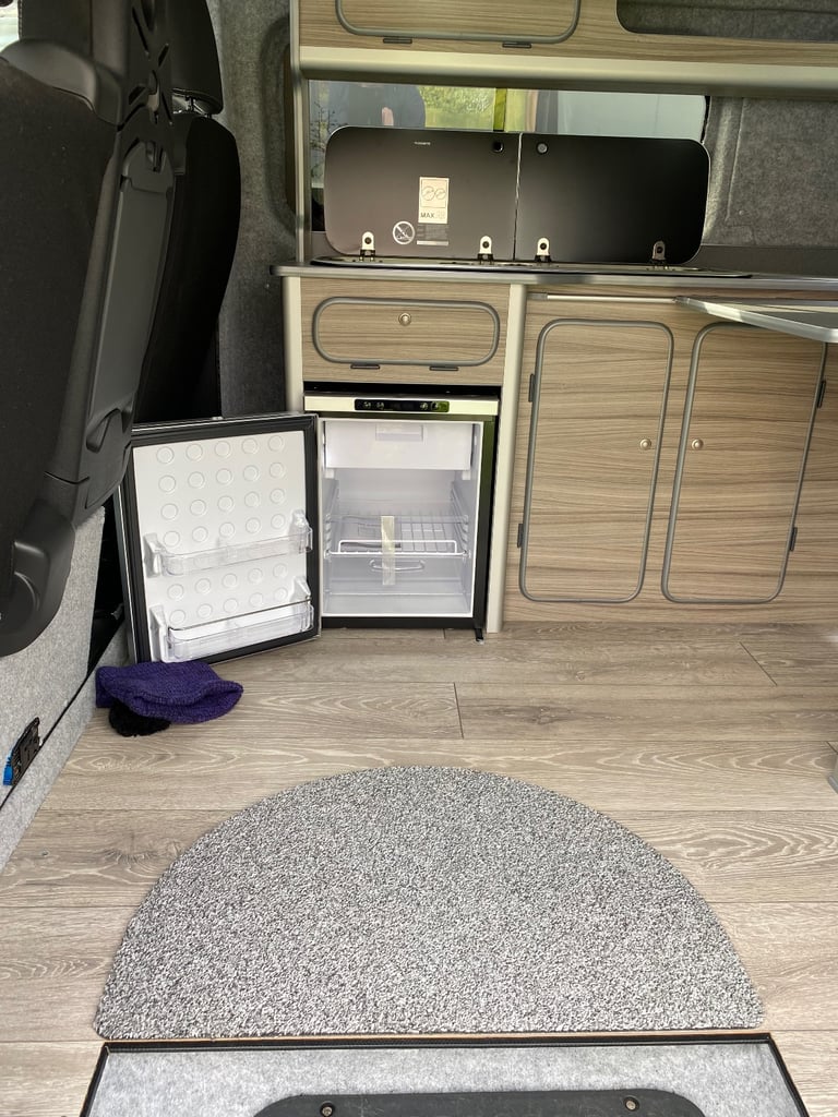 2016 RENAULT TRAFIC DAY VAN, MANUAL, 102,000 MILEAGE