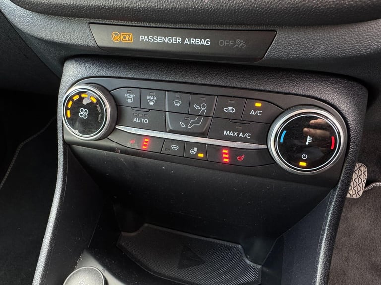 2022 Ford Fiesta Fiesta Titanium Vignale 5 door 1.0L EcoBoost 125PS mHEV FWD 6-Speed Manual HATCH...