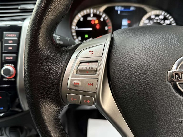 2020 Nissan Navara Double Cab Pick Up Tekna 2.3dCi 190 TT 4WD Auto PICK UP DIESEL Automatic