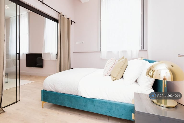 2 bedroom flat in Charlotte Street, Manchester, M1 (2 bed) (#2634994)