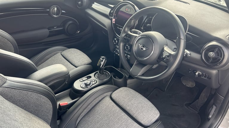 2022 MINI Hatch 135kW Cooper S Level 2 33kWh 3dr Auto Electric Hatchback Hatchback Electric Autom...