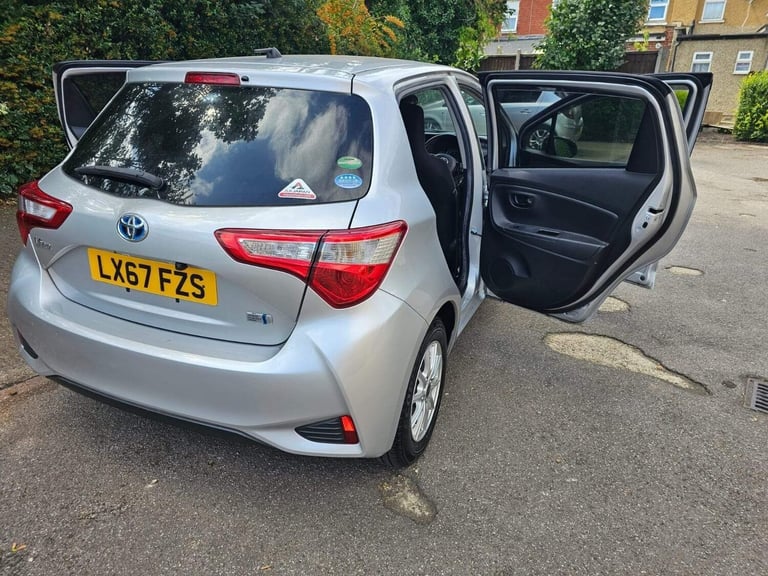 2018 Toyota Yaris 1.5 VVT-h Icon Tech E-CVT Euro 6 (s/s) 5dr Hatchback HYBRID ELECTRIC Automatic