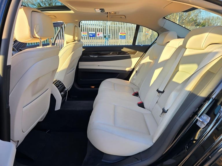 2013 BMW 7 Series 4.4 750Li V8 SE Auto Euro 5 (s/s) 4dr Saloon Petrol Automatic