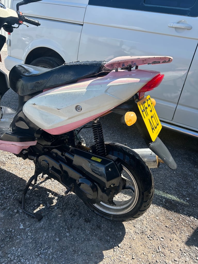 Znen, 50 cc moped 2007 10mths mot learner legal scooter