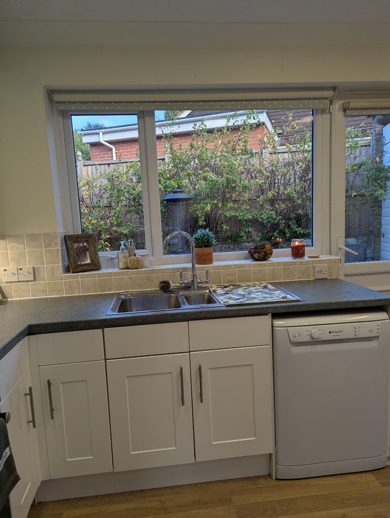 Second hand kitchen in-situ