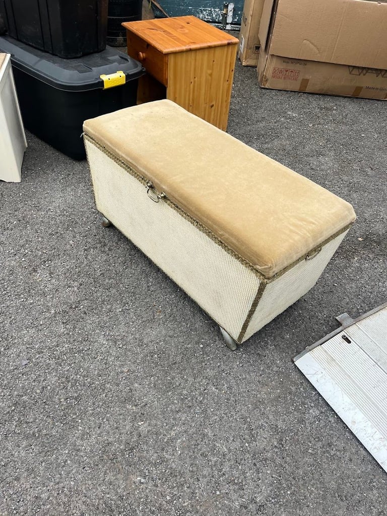  Vintage Lloyd Loom Style Ottoman/Blanket Box