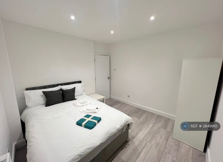 1 bedroom in Brighton Road, Coulsdon, CR5 (#2649910)