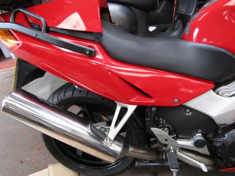 HONDA VFR 800 * LOW MILEAGE 12,000 * WITH BOX * AMAZING CONDITION *YEARS MOT *