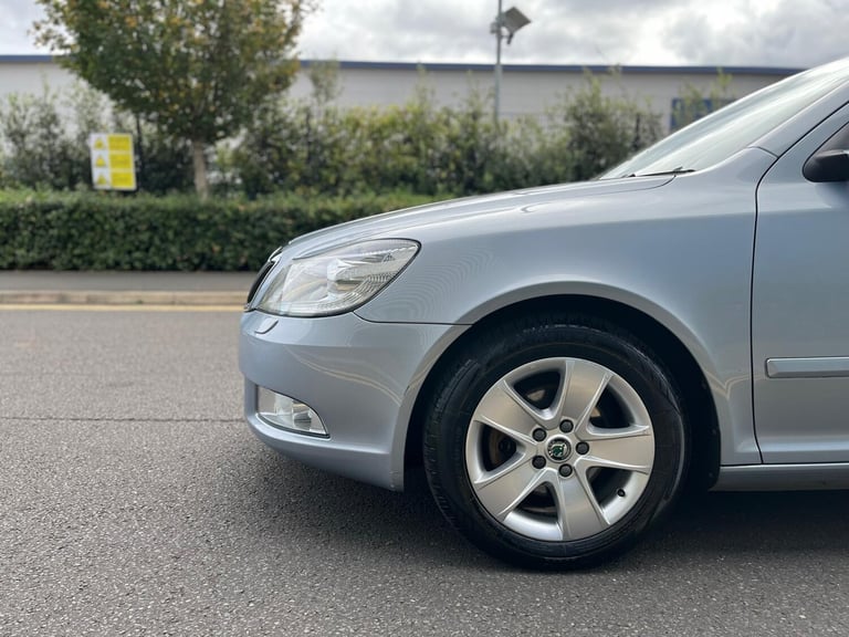 2010 Skoda Octavia 1.6 TDI CR Elegance 5dr DSG ESTATE Diesel Automatic