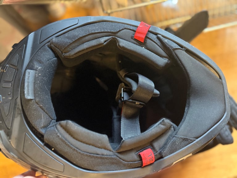 Ruroc ATLAS 4.0 CARBON Jormungandr Helmet – ECE 22.06 Certified + Shockwave Ready – Hardly Worn