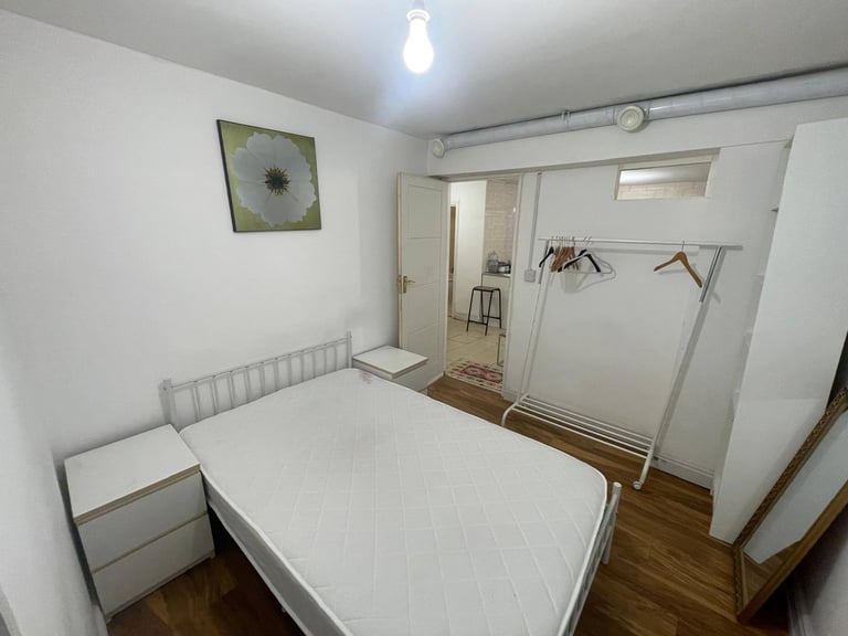 Share Room near Maida Hill