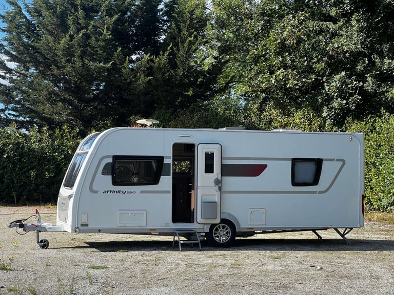 2017 Elddis Affinity 550 Elddis Affinity 550 Caravan with Kampa Awning Unlisted Petrol Automatic