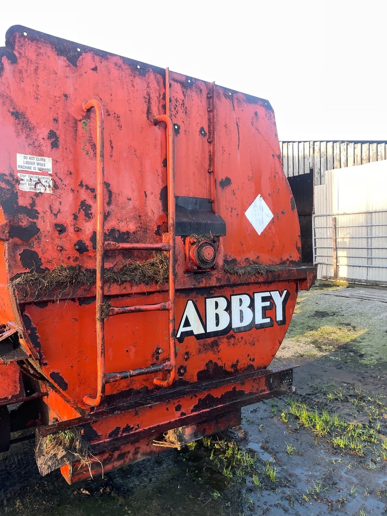 Abbey diet feeder