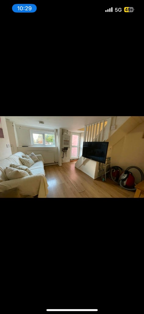 One Double bedroom for rent near station 