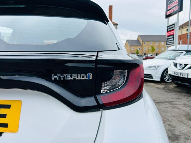 2022 Toyota Yaris 1.5 VVT-h Icon E-CVT Euro 6 (s/s) 5dr HATCHBACK Petrol/Electric Hybrid Automatic