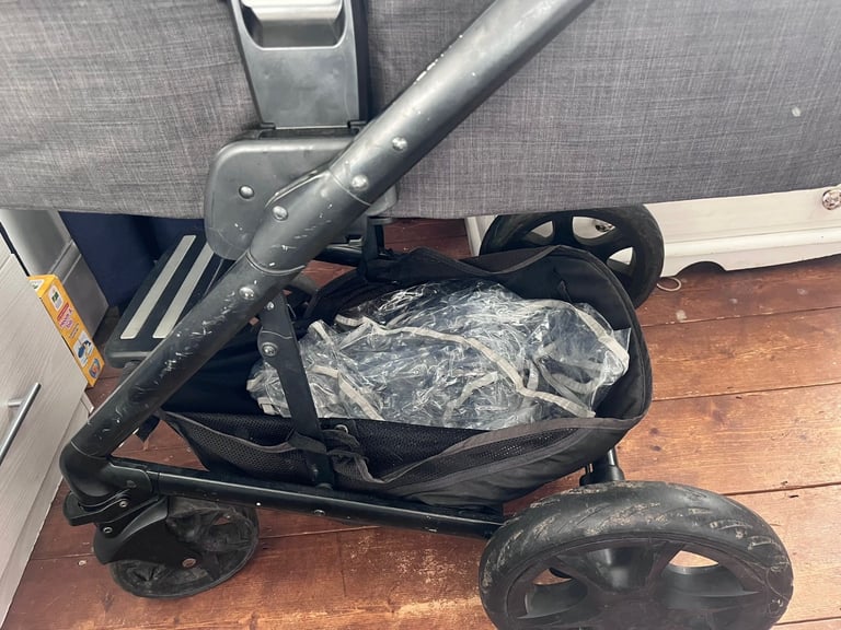 Joie travel system 
