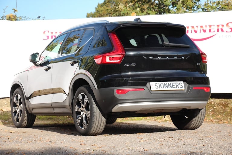 2022 Volvo XC40 T3 INSCRIPTION Estate Petrol Automatic