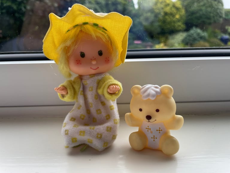 Strawberry Shortcake dolls