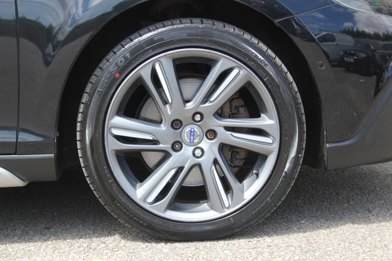 2013 Volvo V40 D3 Cross Country Lux Nav Geartronic HATCHBACK Diesel Automatic