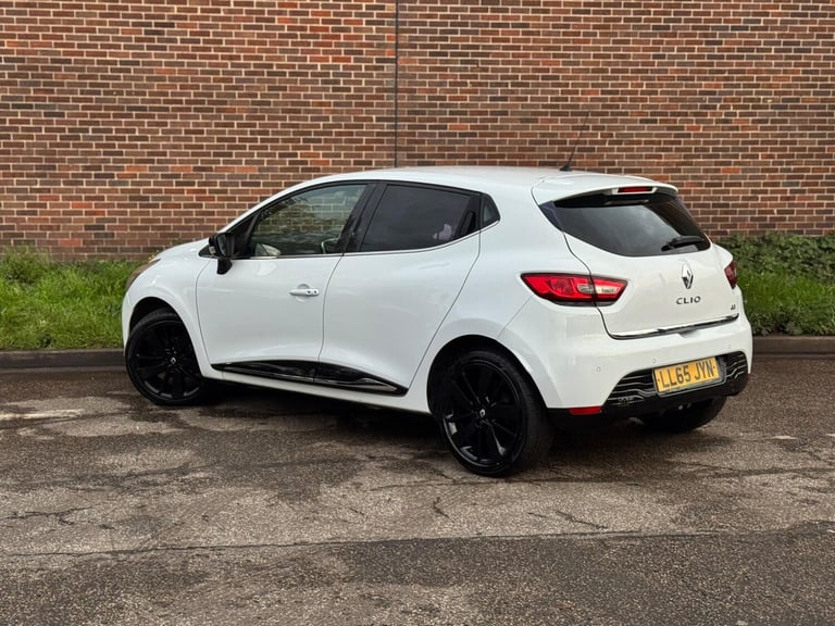 2015 Renault Clio 1.5 dCi Dynamique S Nav Auto Euro 6 5dr HATCHBACK Diesel Automatic