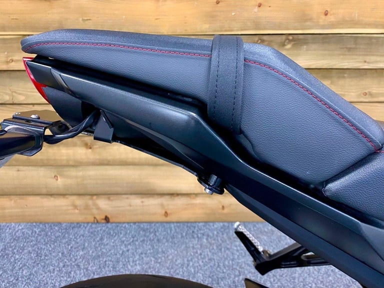 2018 HONDA CB1000R+ NEO SPORT CAFE, ONLY 13302 MILES, FSH, BIG SPEC and MINT! 