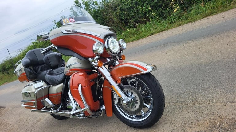 2010 10 HARLEY DAVIDSON FLHTCUSE 4 CVO ELECTRAGLIDE 1800 UC SE ELECTRA GLIDE