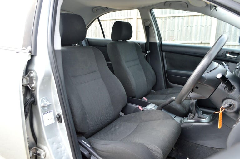 Toyota Avensis 1.8 VVT-i T3-S 5dr Petrol Manual - Image 11