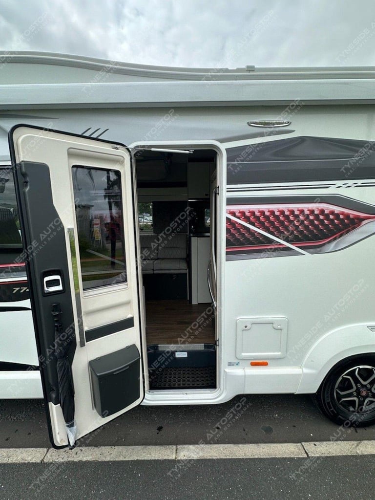 24 SWIFT KON-TIKI SWIFT KON-TIKI 774 6 BERTH MOTORHOME DIESEL