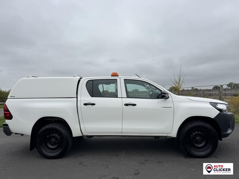 2020 Toyota Hilux 2.4 D-4D Active Pickup Extended Cab 4dr Diesel Manual 4WD Euro 6 (3.5t) (15 Pic...