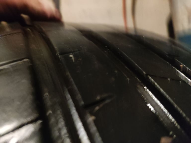 2 alloys and tyres 225/55/17 vivaro trafic primastar bmw vauxhall van car