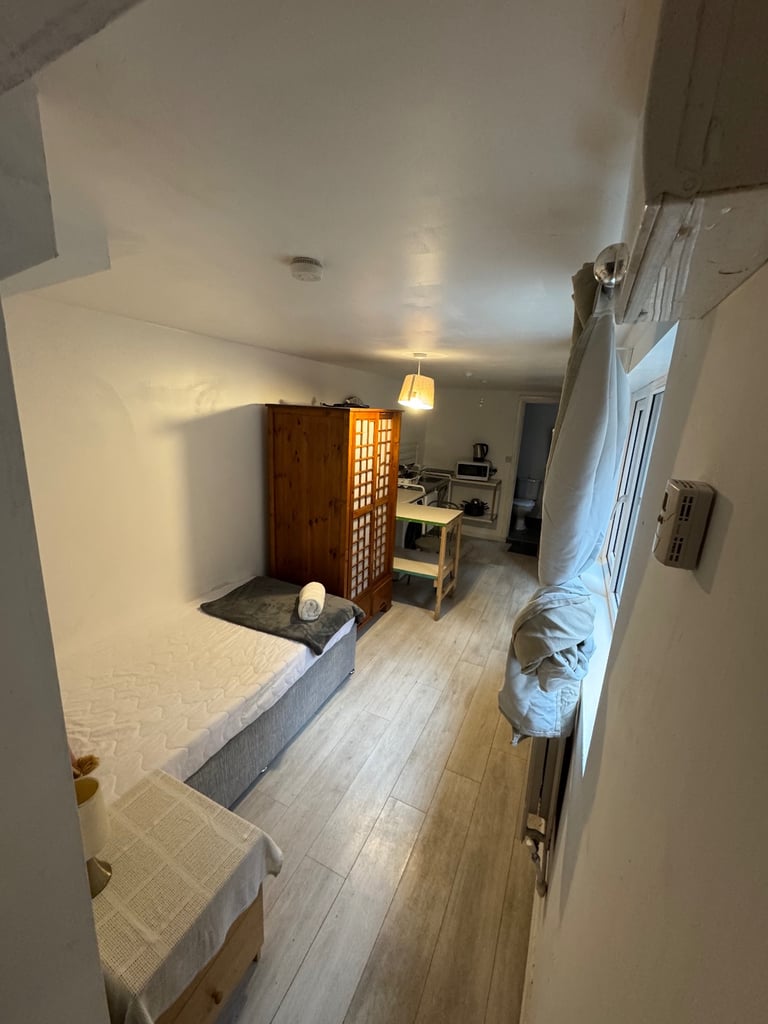 190/week studio apt belfast city