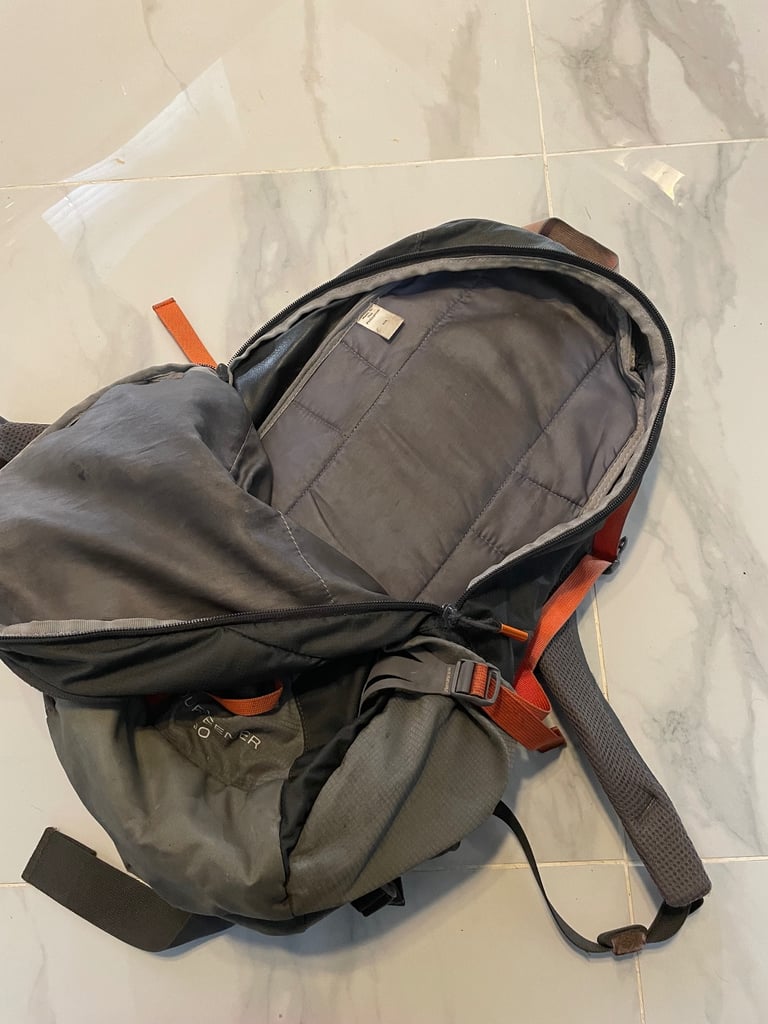 Camelbak walking bag £25 ono