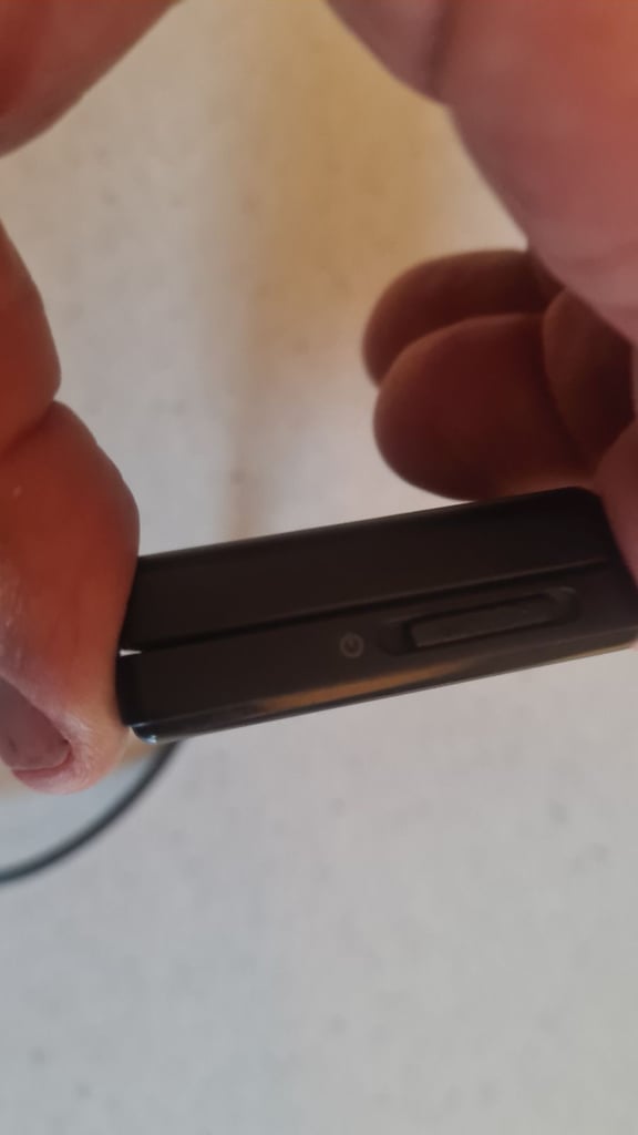 Samsung s5 tilt and slide speaker 2gb mp3 player. Fully Working and in great condition