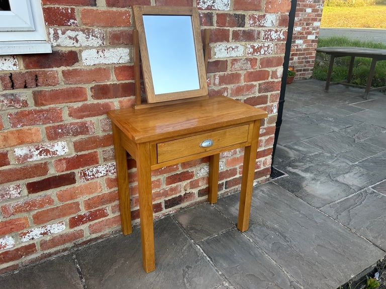Oak Dressing Table with Mirror - Great Condition 