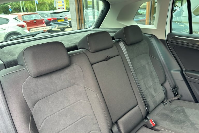  Volkswagen Tiguan 1.5 Tsi Elegance Suv 5dr Petrol Dsg Euro 6 s/s 150 Ps