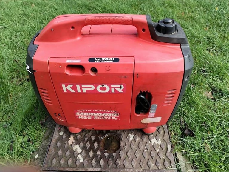 image for Kipor camping mate 3000tc petrol generator 2.3kw continuous power, 2 standard mains plug sockets 