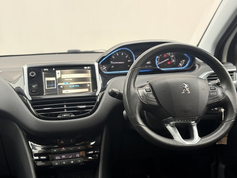 2013 Peugeot 208 1.2 VTi Intuitive Hatchback 5dr Petrol Manual Euro 5 (82 ps) Hatchback Petrol Ma...