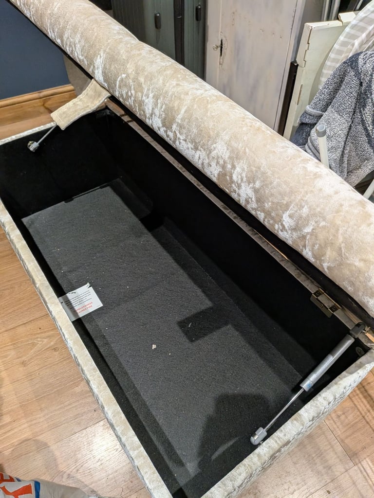 Otaman seat/storage unit.