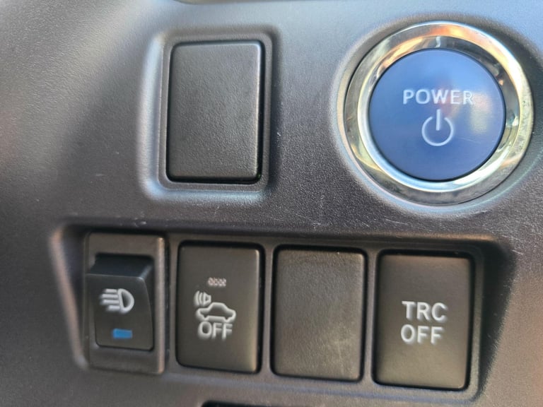 WE HAVE 6 MORE VOXY HYBRID AVAILABLE